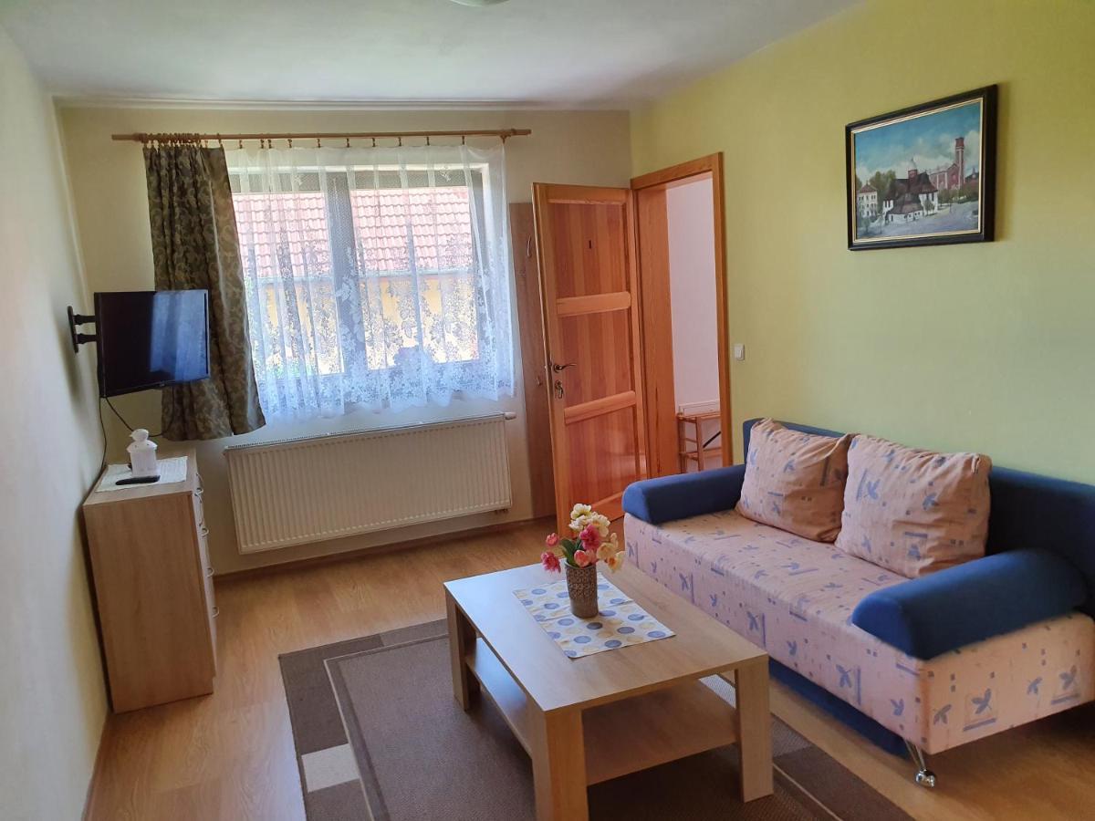 Privat Bartky Διαμέρισμα Vrbov Εξωτερικό φωτογραφία
